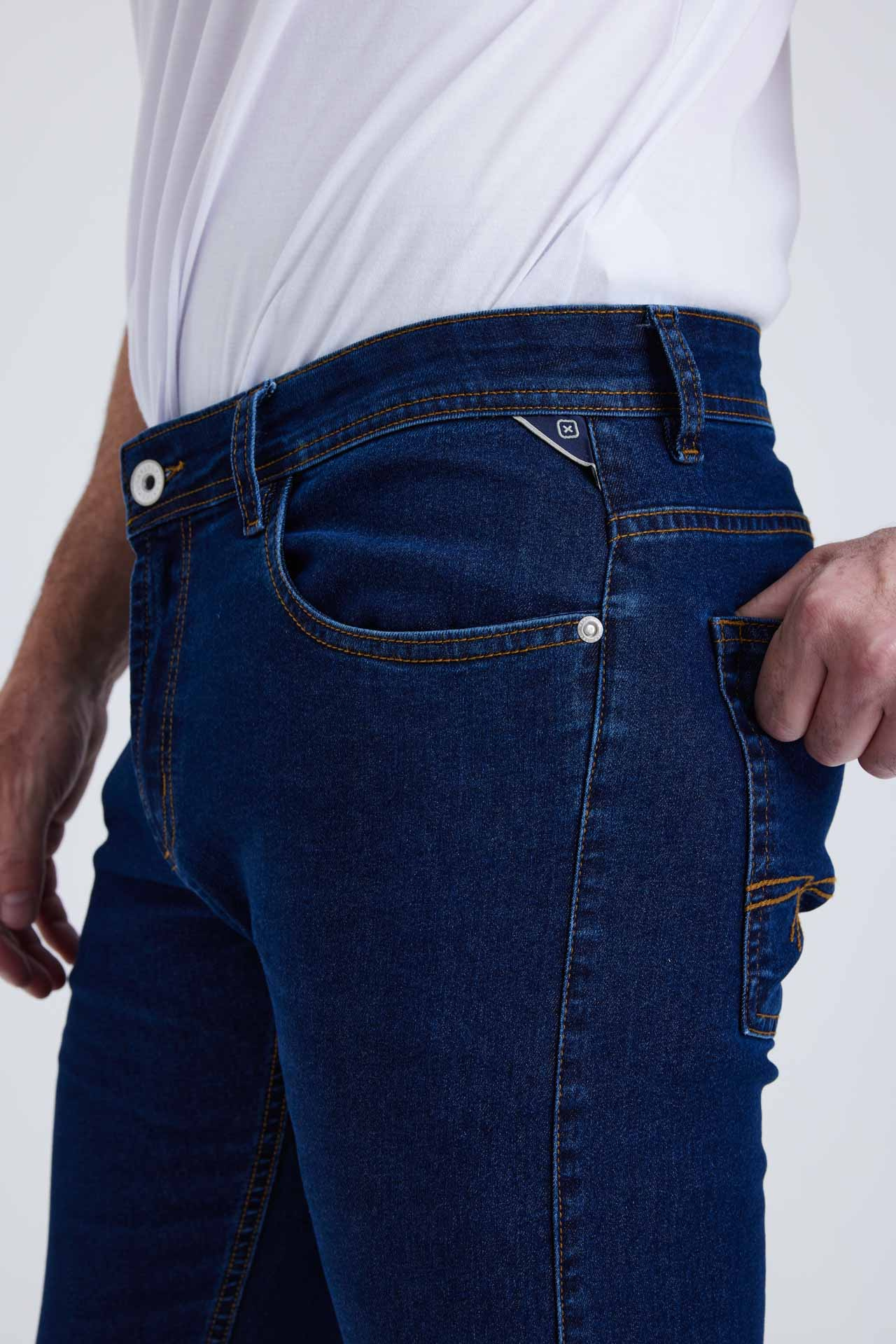 LUXUS-DUNKELBLAUE DENIM-JEANS – ZEITLOSER STIL MIT PREMIUM-KOMFORT